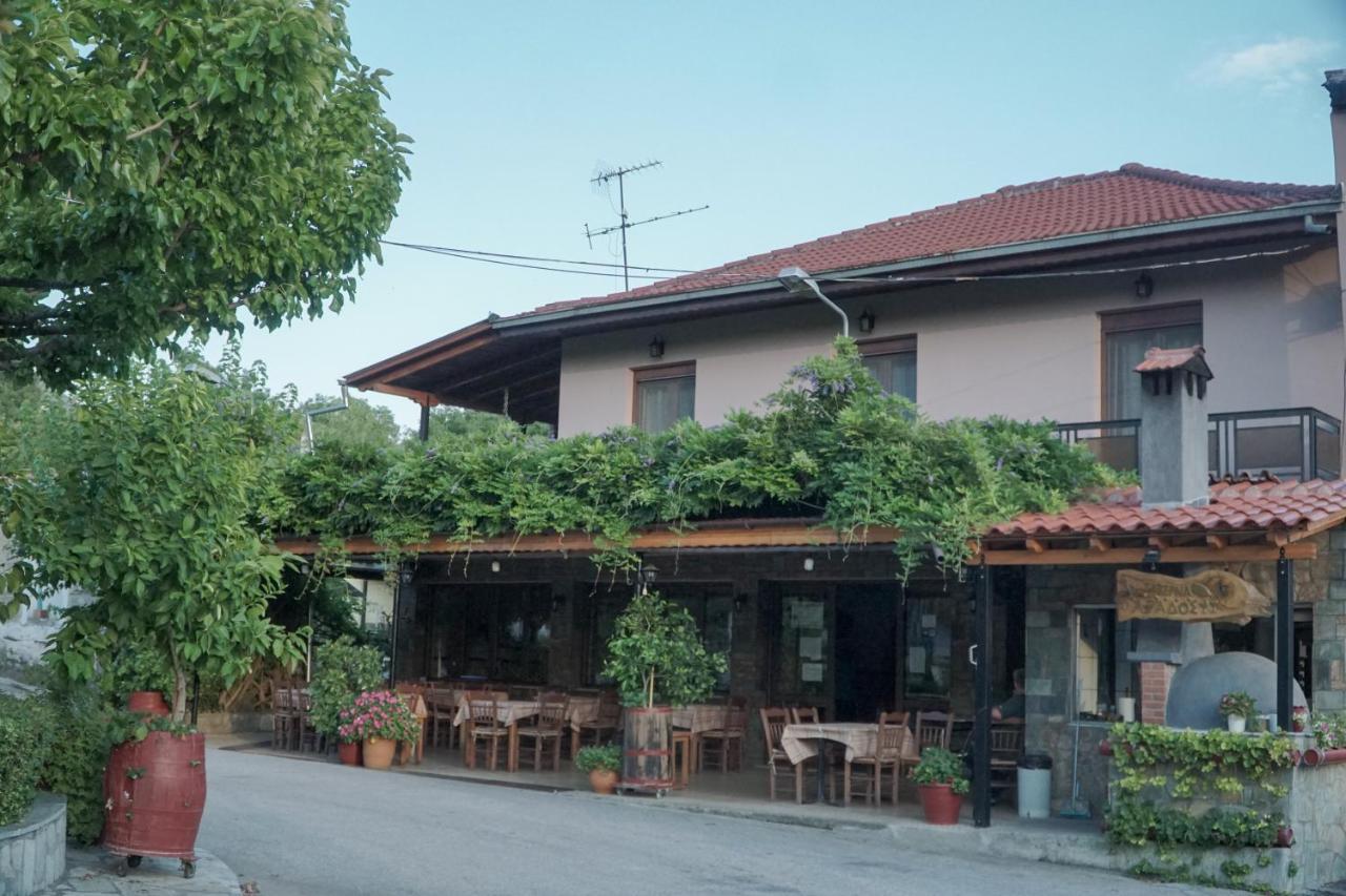 Arados Family Residence 卡兰巴卡 外观 照片